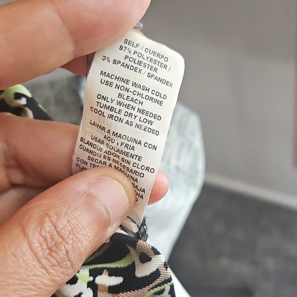 Dress Barn graphic print shift dress - Picture 8 of 8